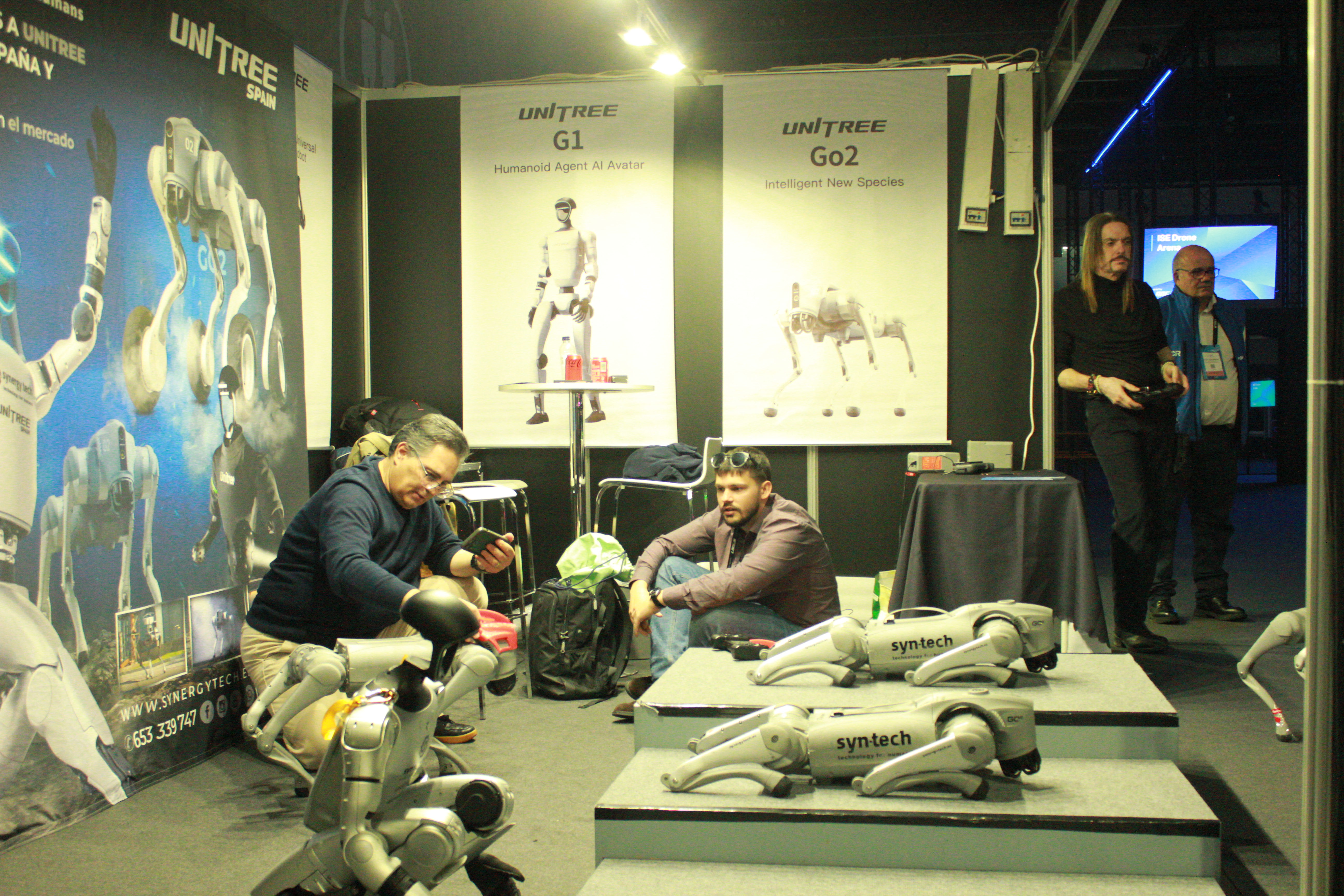 KHLIPPER interacting with community members